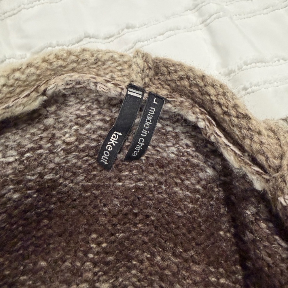 Gradient Knit Toggle Sweater - Picture 3 of 6